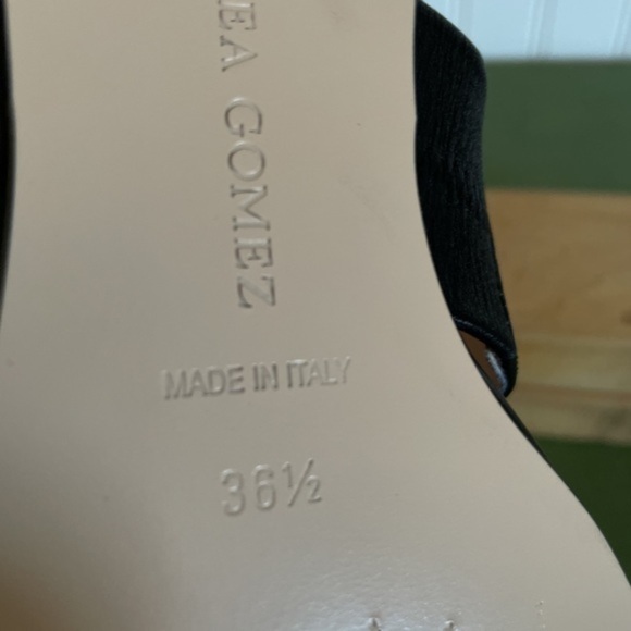 NWT Andrea Gomez DAKOTA Ballet Flat Mary Janes in Black Leather with Pearl Deco - Picture 11 of 12